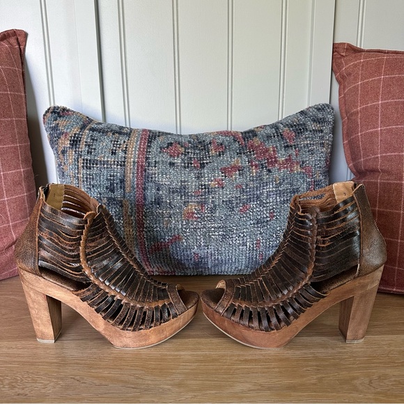 Sbicca Vintage boho leather and wood heels - Picture 1 of 8
